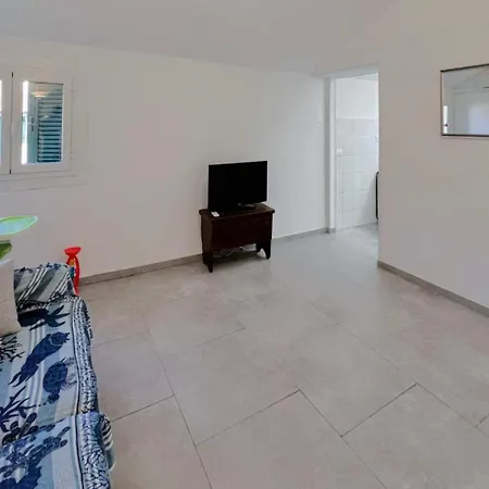 Lejlighed Bilocale Mansardato In Centro Varazze
