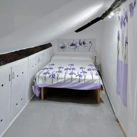 Διαμέρισμα Bilocale Mansardato In Centro *
